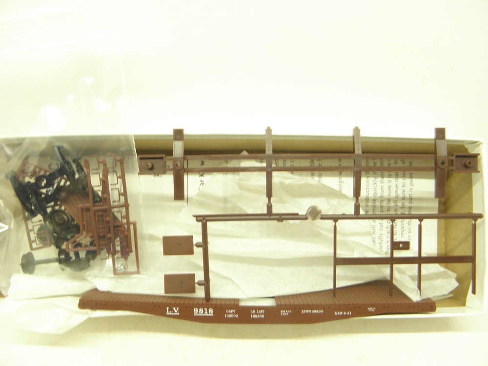 Red Caboose Lehigh Valley 42'Flat Car W/ Fish Belly Sills #9818 -Ho Scale -Kit