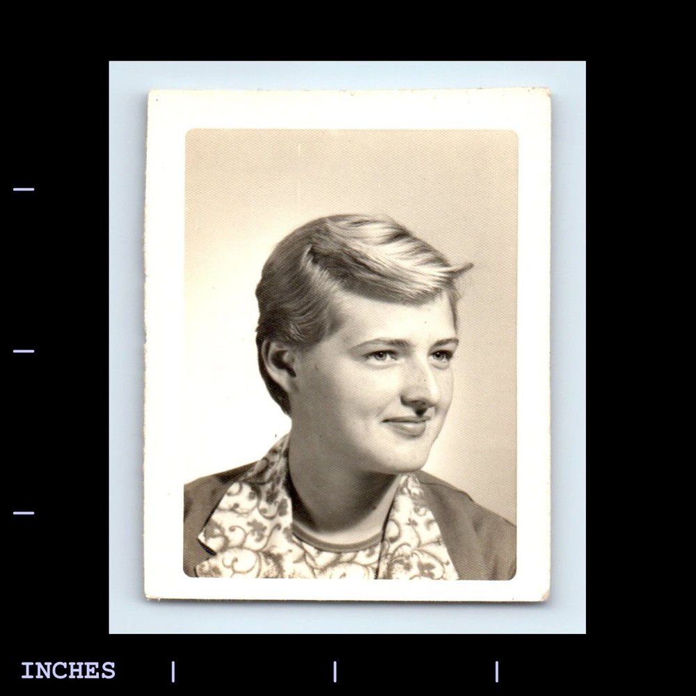 Old Vintage Photo SOLO FORMAL PORTRAIT OF LOVELY WOMAN