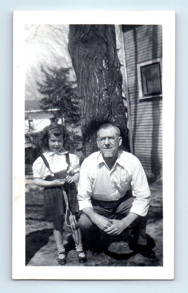 Old Vintage Photo MAN AND GIRL IN YARD BY TREE OUTSIDE HOUSE SNAPSHOT PICTURE