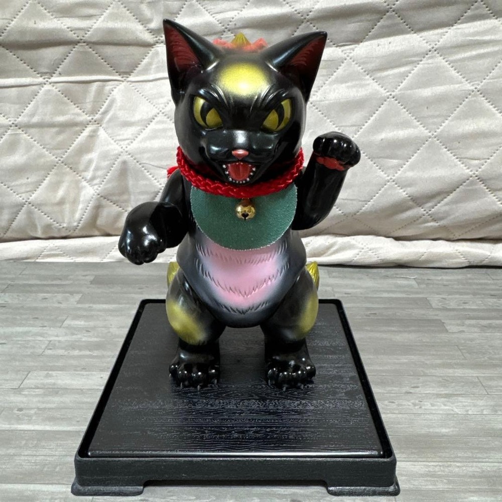 Konatsuya Daio Negora Black Maneki-neko Soft Vinyl #18a07e