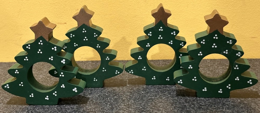 VINTAGE GREEN CHRISTMAS TREE NAPKIN RINGS SET 4 LILLIAN VERNON  Wooden