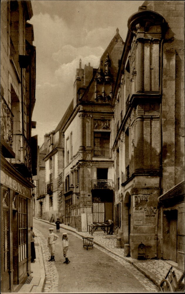 La Chancellerie Loches France vintage postcard s159