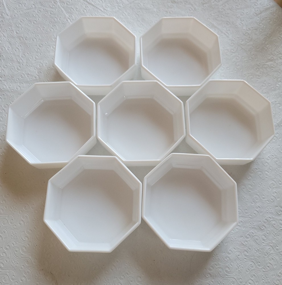 VTG Set of 7 White Arcoroc Milk Glass 6 Inch Cerral Bowls