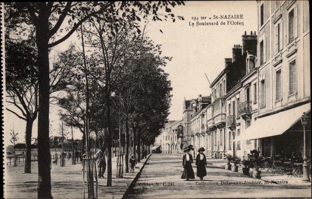 Le Boulevard de l'Ocean St Nazaire France vintage postcard s479