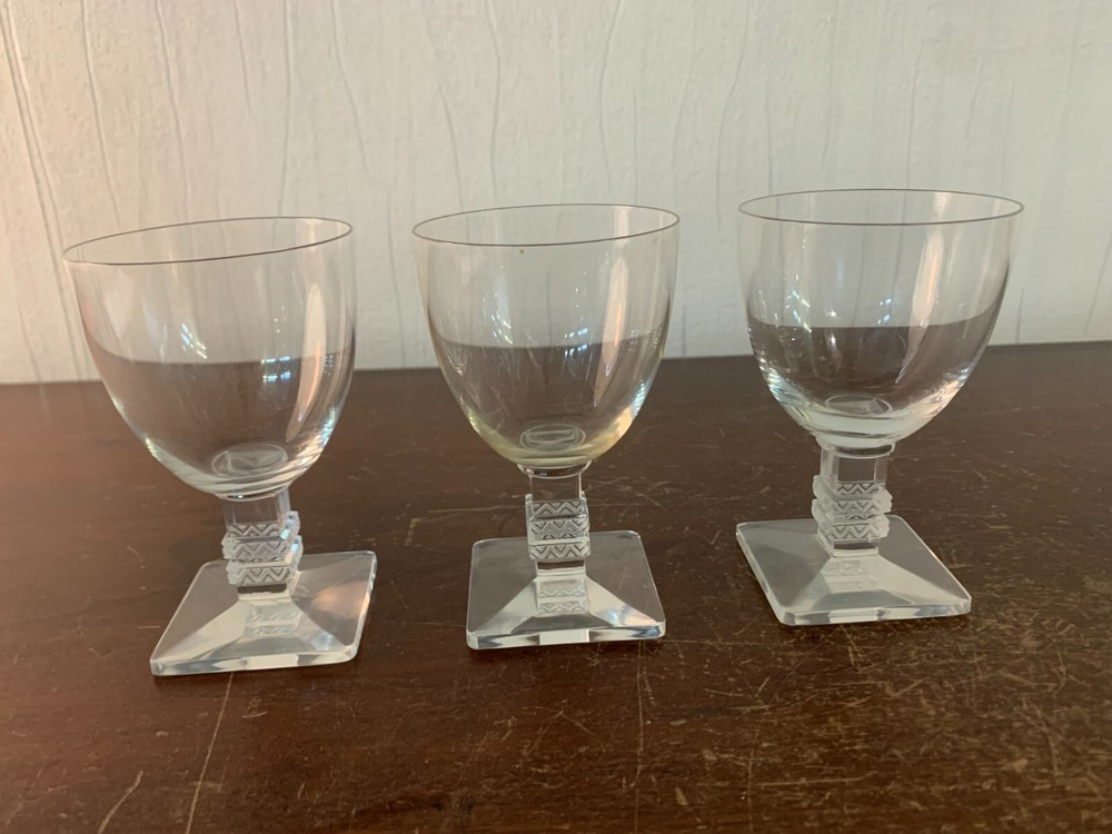 3 White Wine Glasses Model Argos In Lalique Crystal (Price Per Unit)