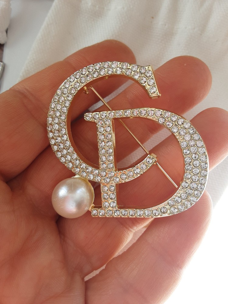 vtg DIOR    Brooch  gold  / Crystal's Logo CD Stamped