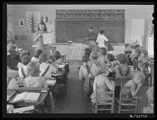 Photo:Breathitt County Kentucky One-Room School 1940 Overcrowded Classroom
