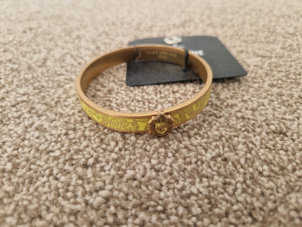 Harry Potter Hufflepuff Metal Bracelet Bangle - Studio Tour Inspired