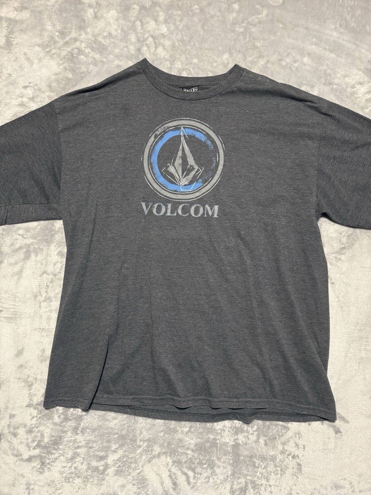 Vintage Volcom T-Shirt Size 2XL Y2K Skater Skateboarding Cyber Gray Tee