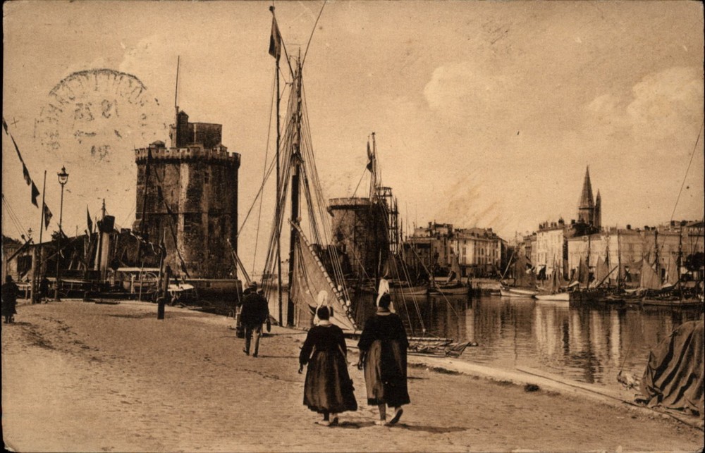 La Rochelle France vintage postcard s293