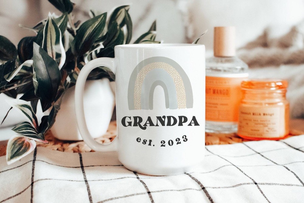 Taza de café Grandpa Est 2023 nuevo anuncio del abuelo regalo taza boho revelación del bebé-image