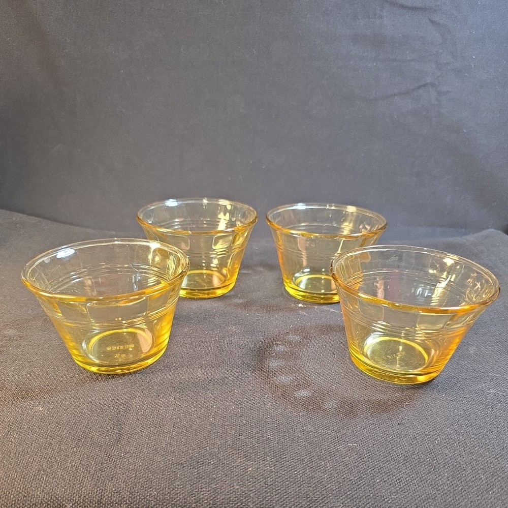 Vintage 4 Yellow Amber Glass Mexico Custard Flan Dessert Cups Ramekins 4 oz