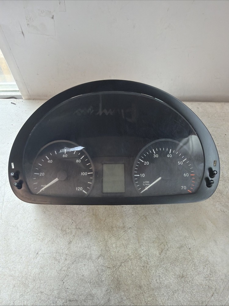 2007 Dodge Sprinter 2500 Instrument Cluster A9064460821 177k mi