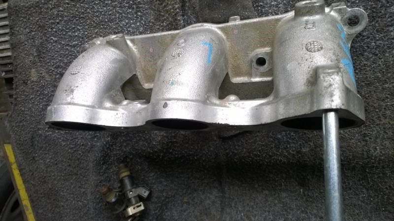 03-04 ACCORD 3.0L Lower Intake Manifold Injector Base 409379