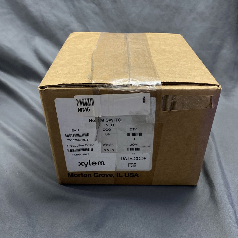 mcdonnell miller 110400 #5 switch. With Manual Reset. Brand New. Unopened.
