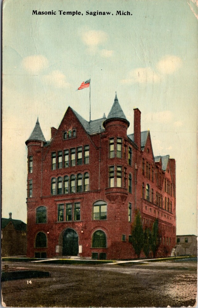 Postcard Masonic Temple in Saginaw, Michigan