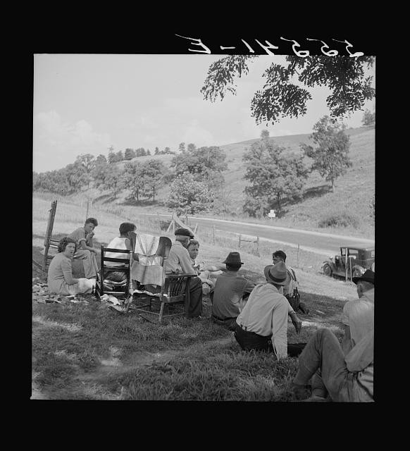 Photo:Lawrenceburg Kentucky 1940 Family Reunion Front Lawn Rural Picnic
