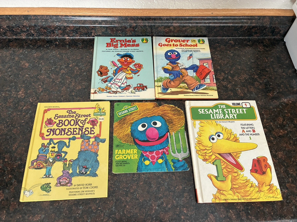 Lot of 5 Collectible Vintage Sesame Street Books (70s-80s) - Golden & TV Wkshp