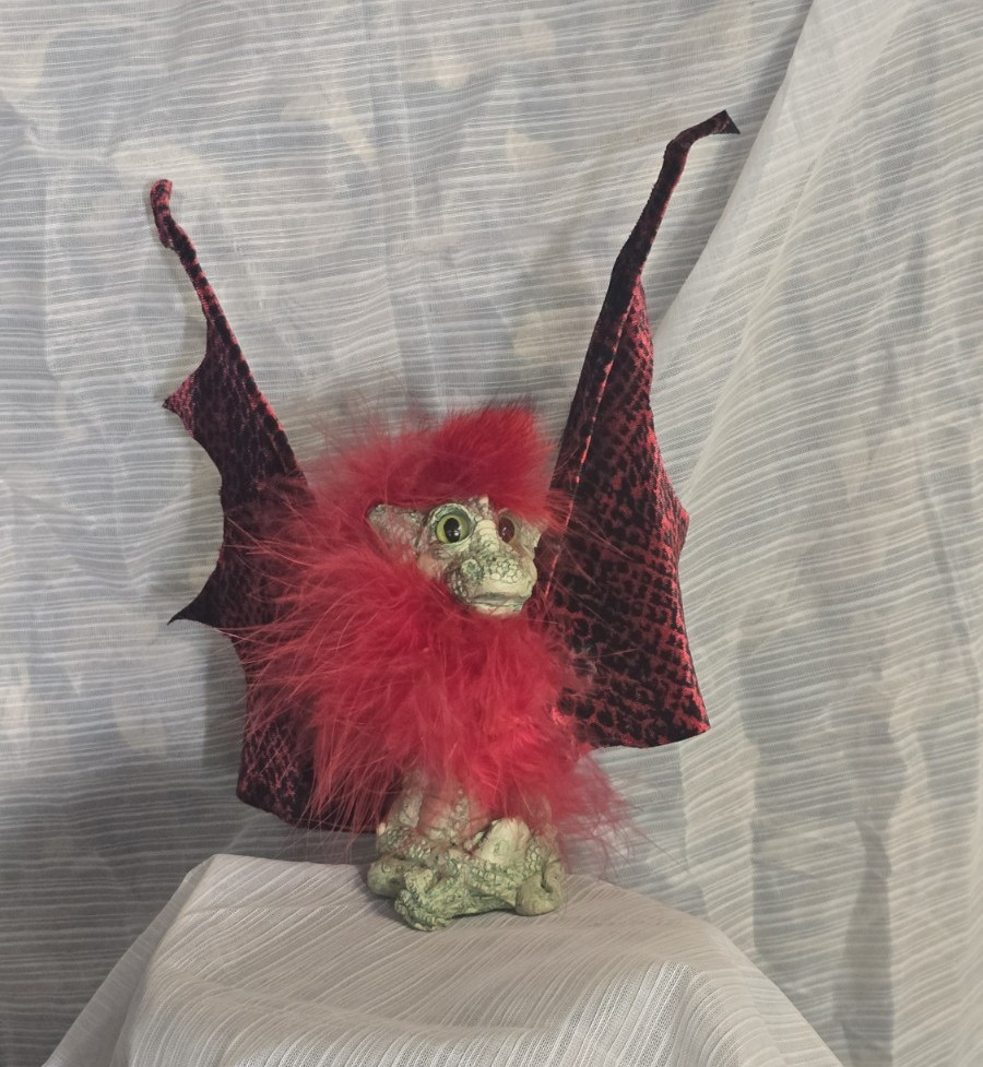 Imaginarium Albert Alfaro Signed  Dragon Shoulder Puppet Drabbit w/ Cable
