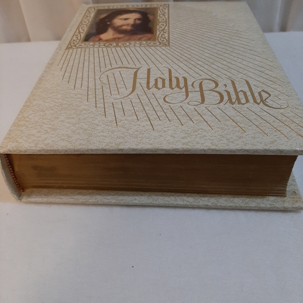 Holy Bible Fireside Family Edition NAB Catholic 1982-1983 White Cover Leather