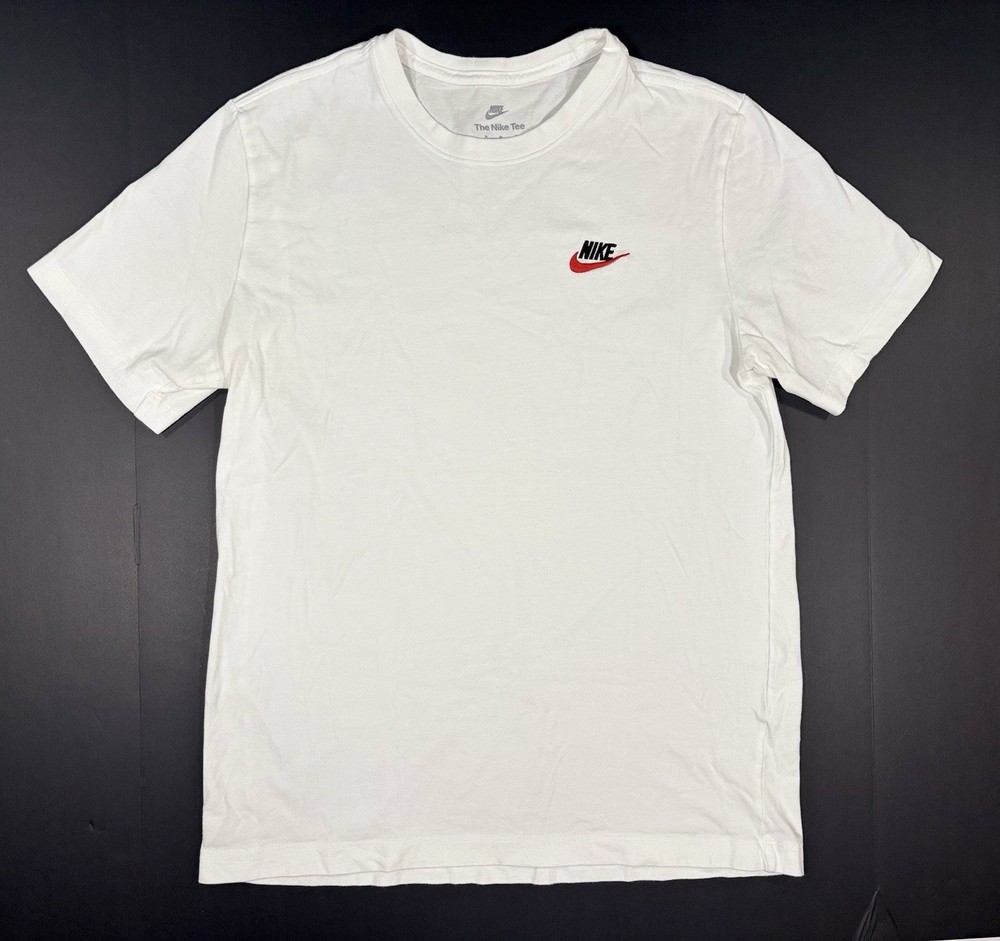 The Nike Tee Men’s Small Shirt Short Sleeve White Crew Neck Iconic Swoosh Logo