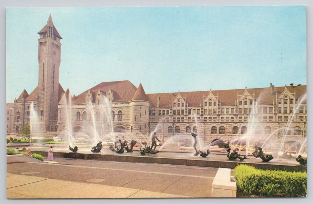 St. Louis Union Station Aloe Plaza Fountain Vintage Plastichrome Postcard