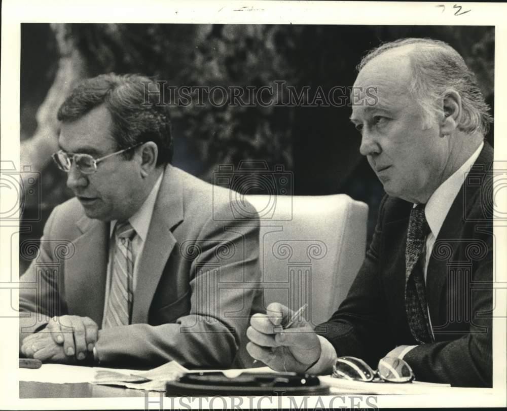 1980 Press Photo Plaquemines Parish Council - Chalin Perez, Luke Petrovich