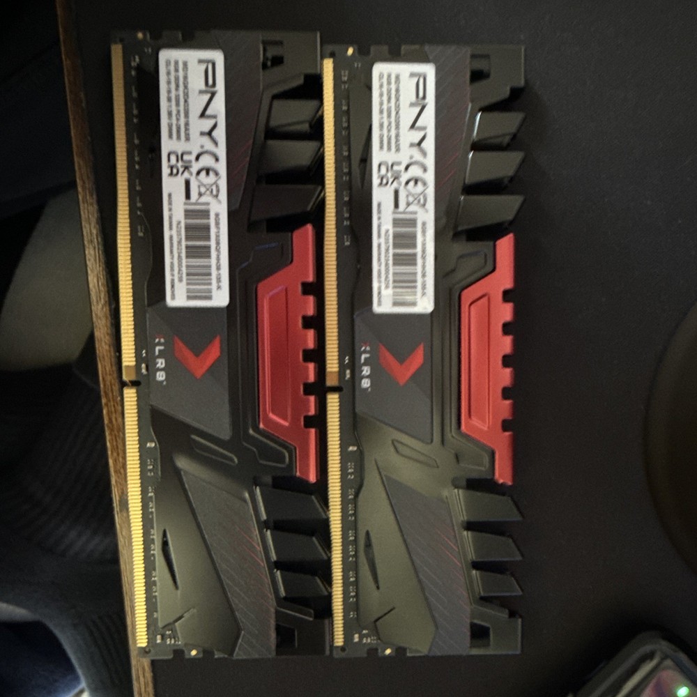 PNY 16GB (2x8GB) DDR4 SDRAM 3200MHz DIMM Desktop RAM MD16GK2D4320016AXR