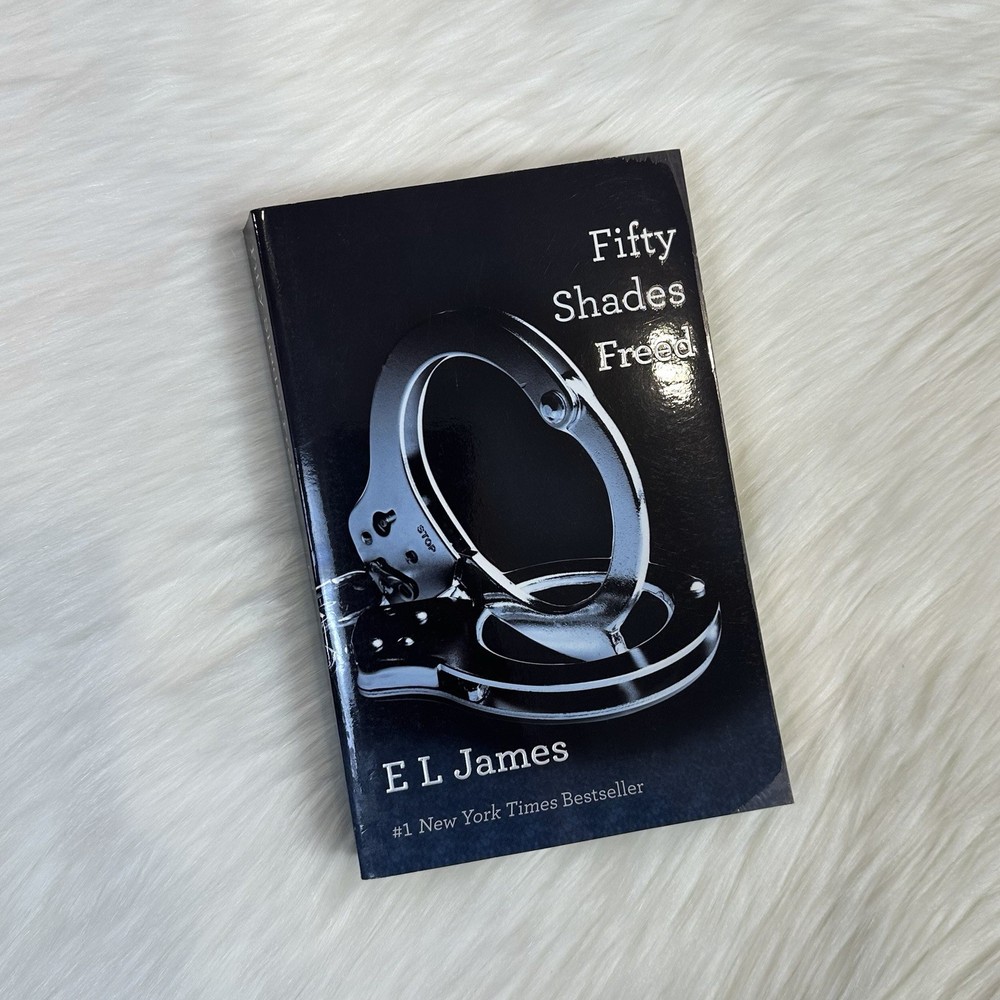 Book Fifty Shades Of Grey |||Novel by E. L. James