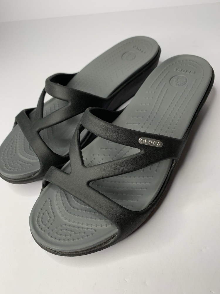 Crocs Hilga Black Gray Womens Size 7 Wedge Slide Sandals Beach Summer