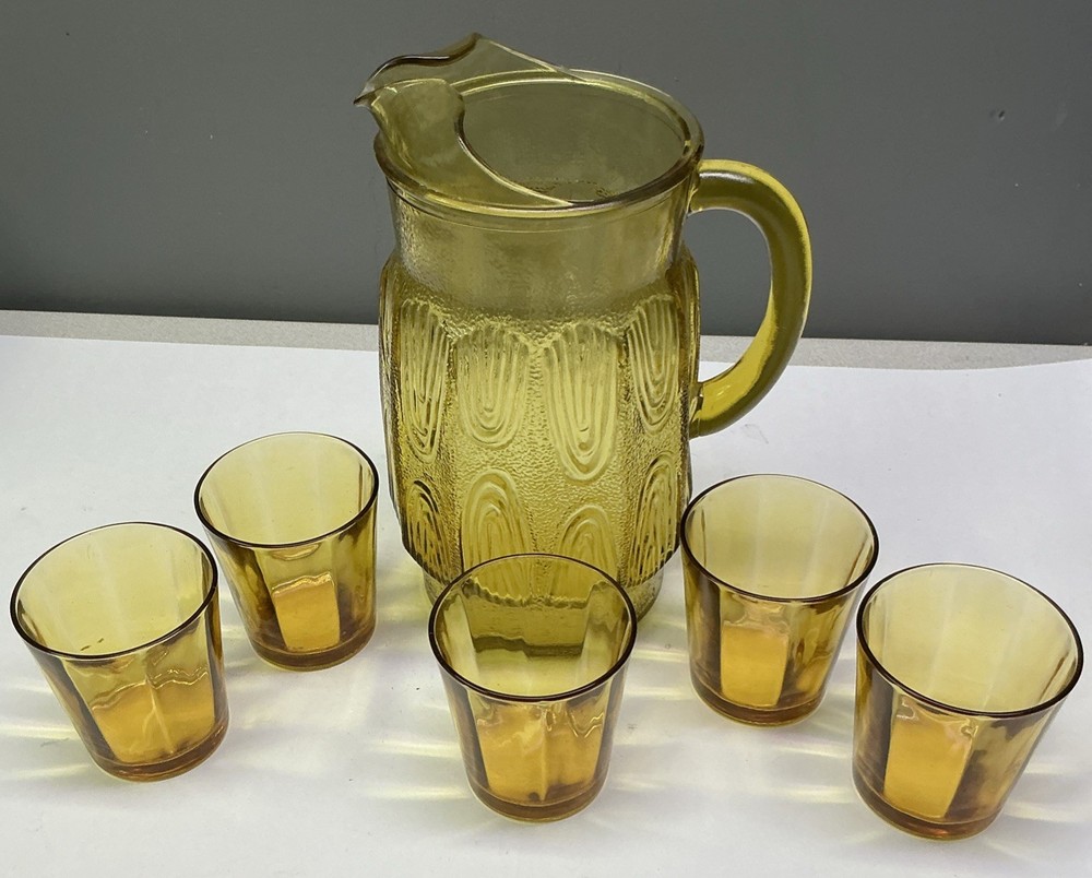 Anchor Hocking Thumbprint Pitcher with 5 Juice Glasses Vintage
