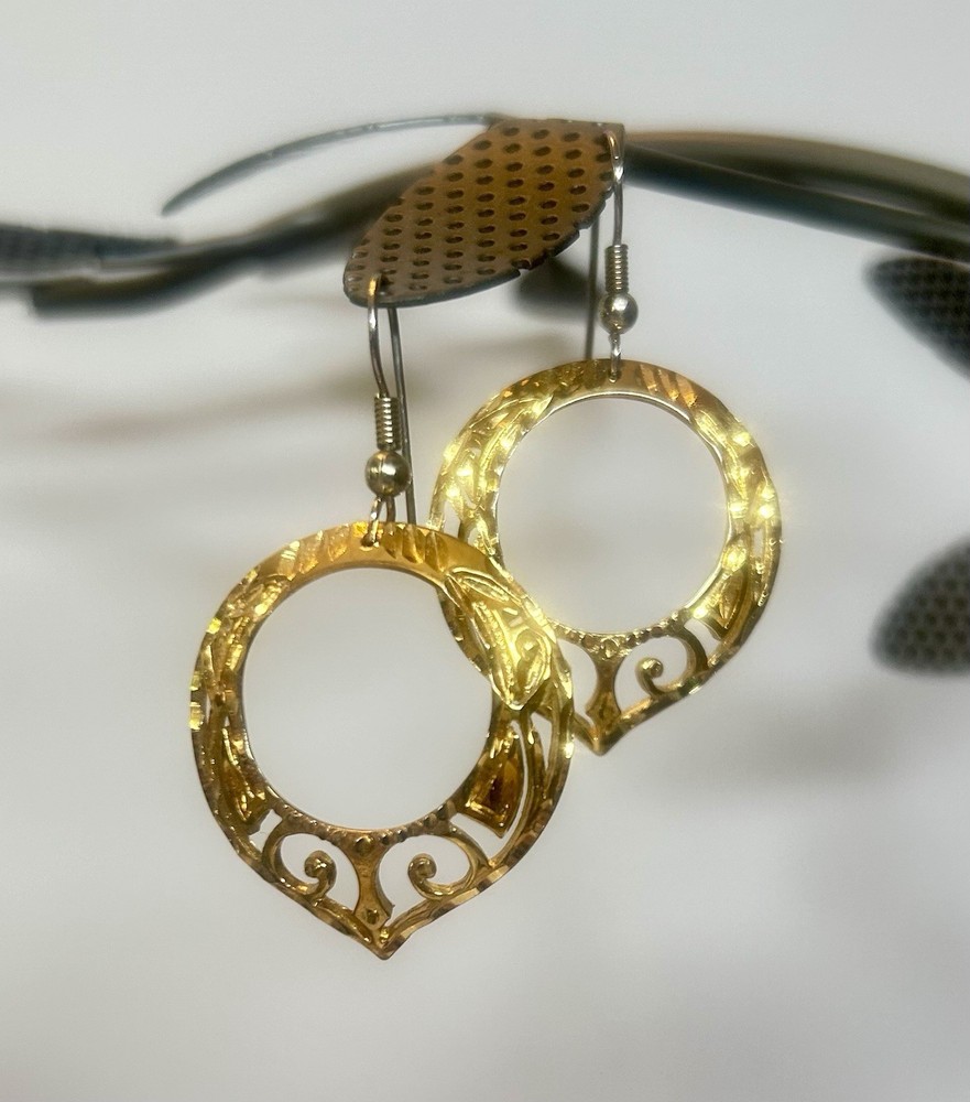 Vintage Elegant Diamond Cut Dangle Hoop Earrings,  Gold-Plated
