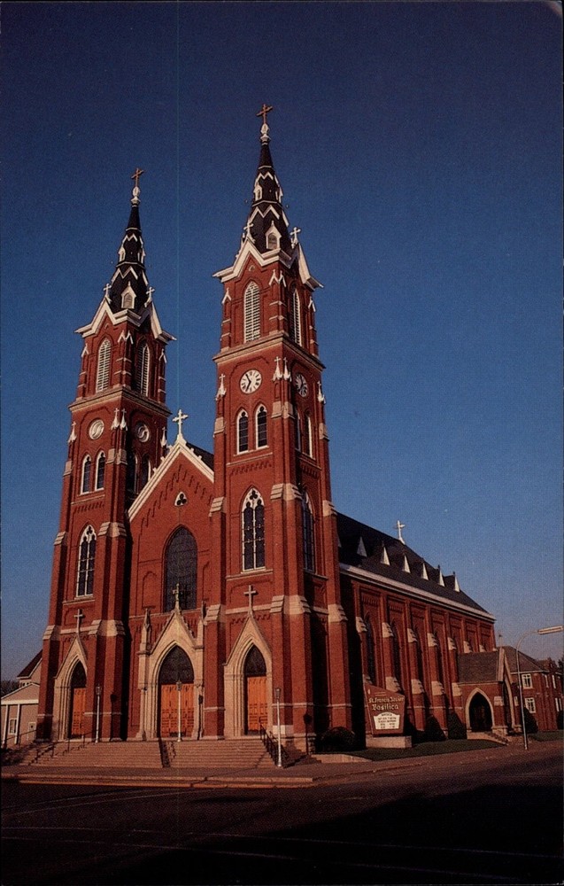 St Francis Xavier Basilica Dyersville Iowa vintage postcard a387