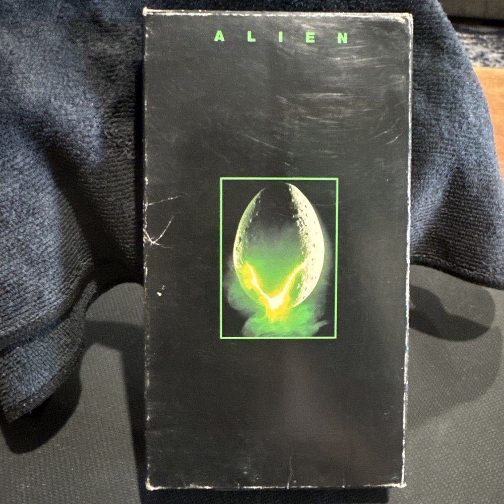 Alien 1979 Film Sigourney Weaver, Ridley Scott VHS Tape, Fox Video 1992, Sci-Fi