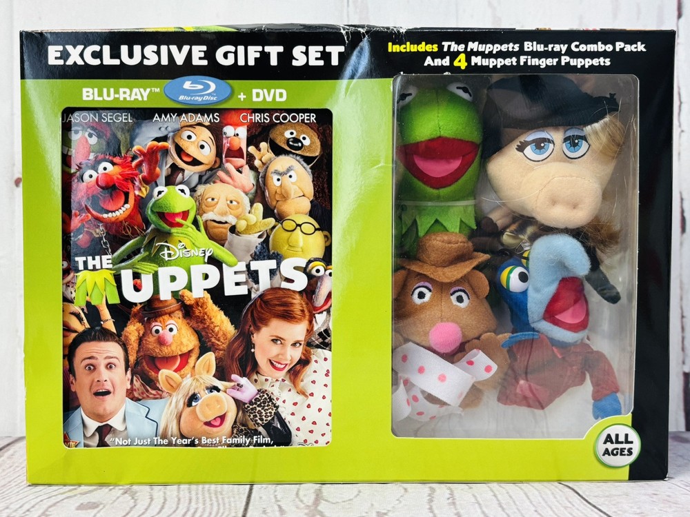The Muppets Movie & Gift Set Blu-ray & DVD Combo With 4 Muppet Finger Puppets