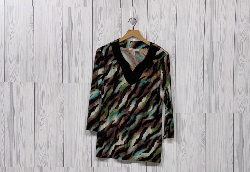 JM Collection top womens size medium long sleeve patterned blouse stretch