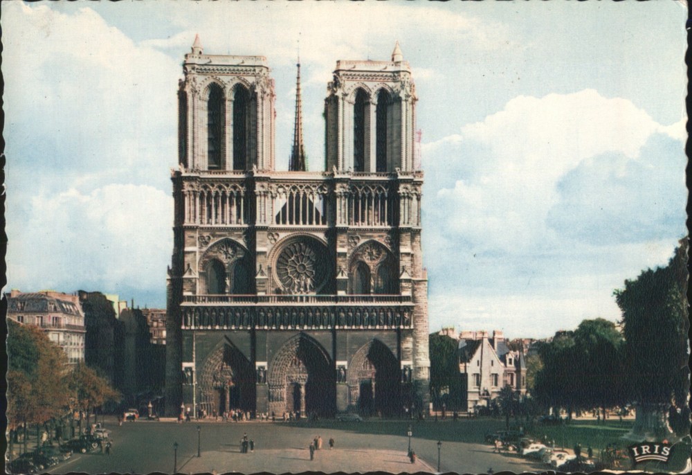 Paris, France Facade de Notre-Dame Original Vintage Postcard
