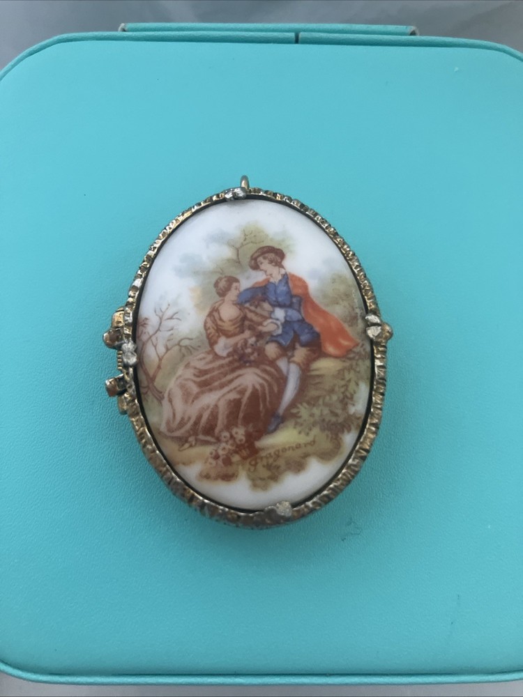 Vintage Mary Chess Perfume Compact Pendant Locket Courting Couple Hallmarked