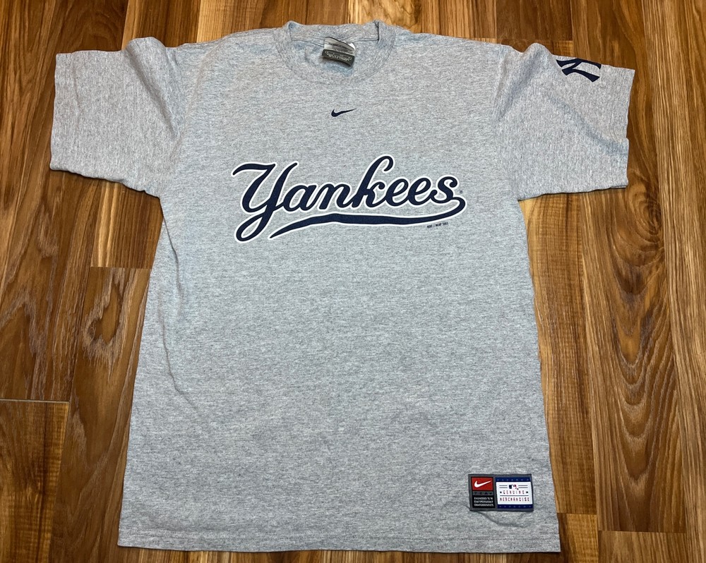 Vintage Nike New York Yankees T Shirt Center Swoosh Sz S MLB Y2K 2005