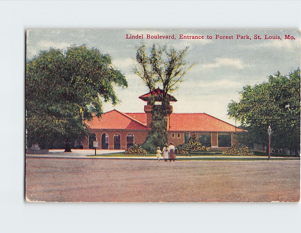 Postcard Lindell Boulevard Entrance to Forest Park in St Louis Missouri