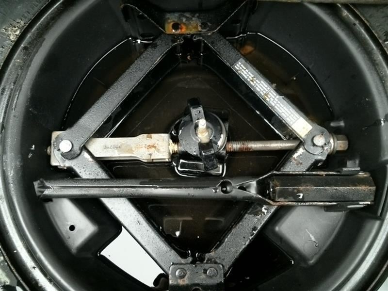 BONNEVILL 2003 Jack 35234351 NO FOAM TRAY NO SPARE TIRE