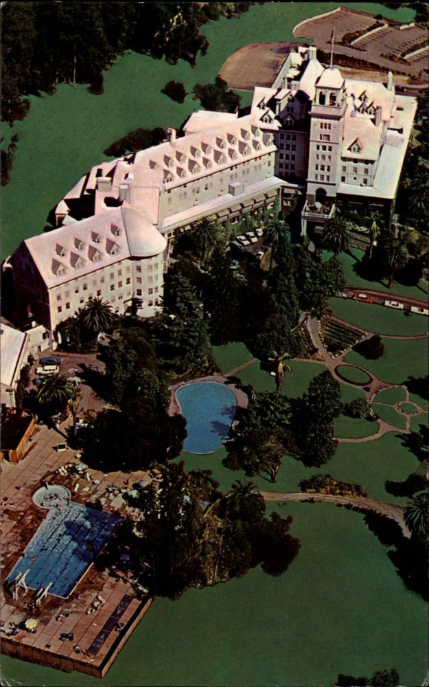 Hotel Claremont Pool & Racquet Club ~ Oakland Berkeley California ~ postcard