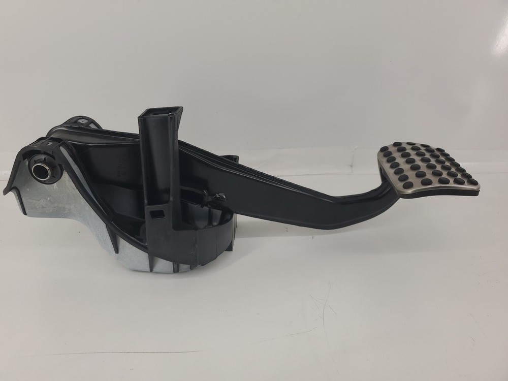 OEM 08-18 Mercedes CLS550 C250 E350 GLK350 Brake Pedal Assembly 2042902101