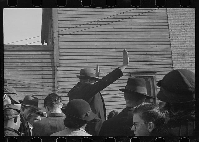 Photo:Hagerstown Maryland 1937 Furniture Auction Crowd Hats Auctioneer