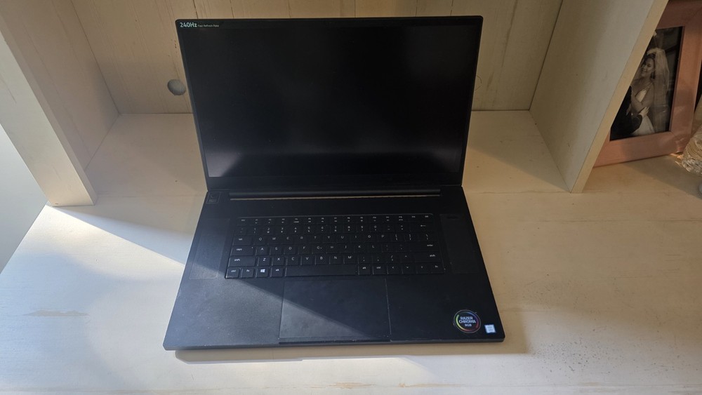 Razer Blade 17, RTX 2070 Black Gaming Laptop Intel Core i9 10th Gen