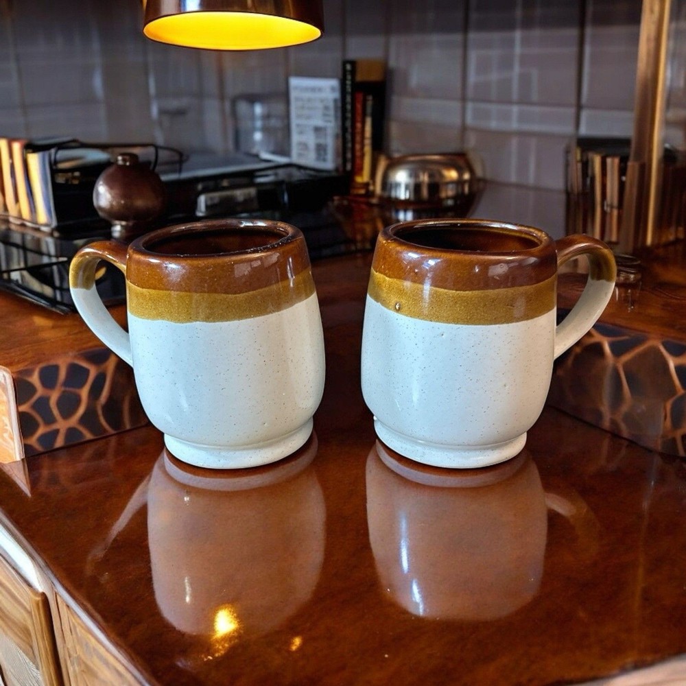 Vintage Ceramic Stoneware Coffee Mugs Made In Taiwan Lot of 2 Brown and White