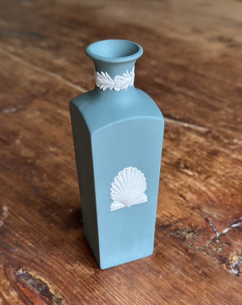 Vintage Wedgwood Jasperware Bud Vase Teal Seafoam Blue Green 1984 Shell England