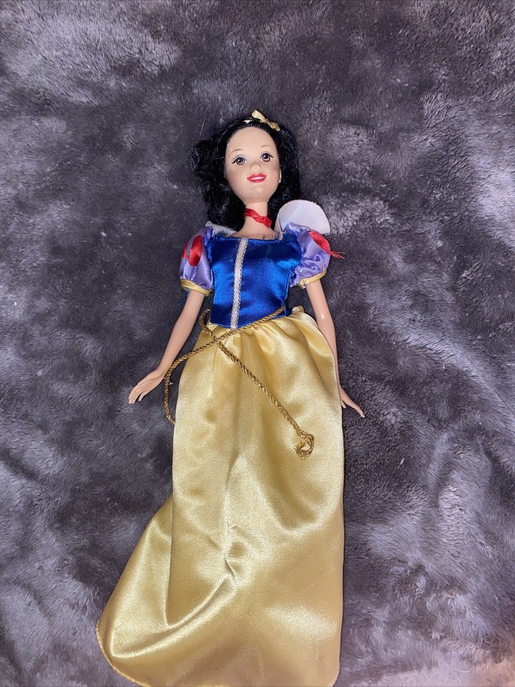 1999 Mattel Barbie Doll Walt Disney's Snow White and the Seven Dwarfs #21932 New