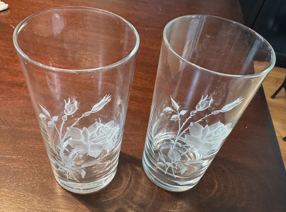 Pair of Vintge Classic Rose & Leaves Pattern Etched In Glass on Drinking Glasses