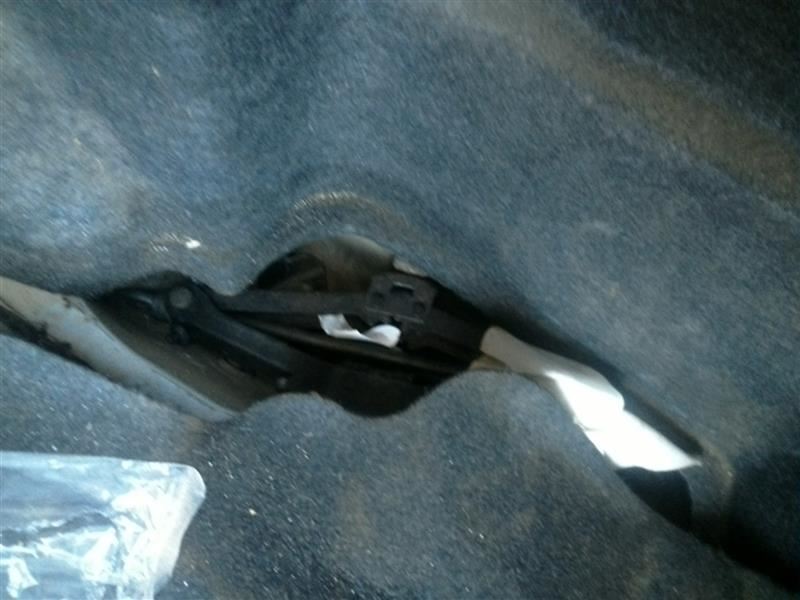 CAMRY     2004 Jack 588986011 NO FOAM TRAY NO SPARE TIRE